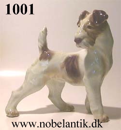 Ruhåret foxterrier nr 1001 L. 18 cm Dkr 2300.-.